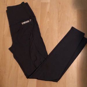 Gym shark leggings